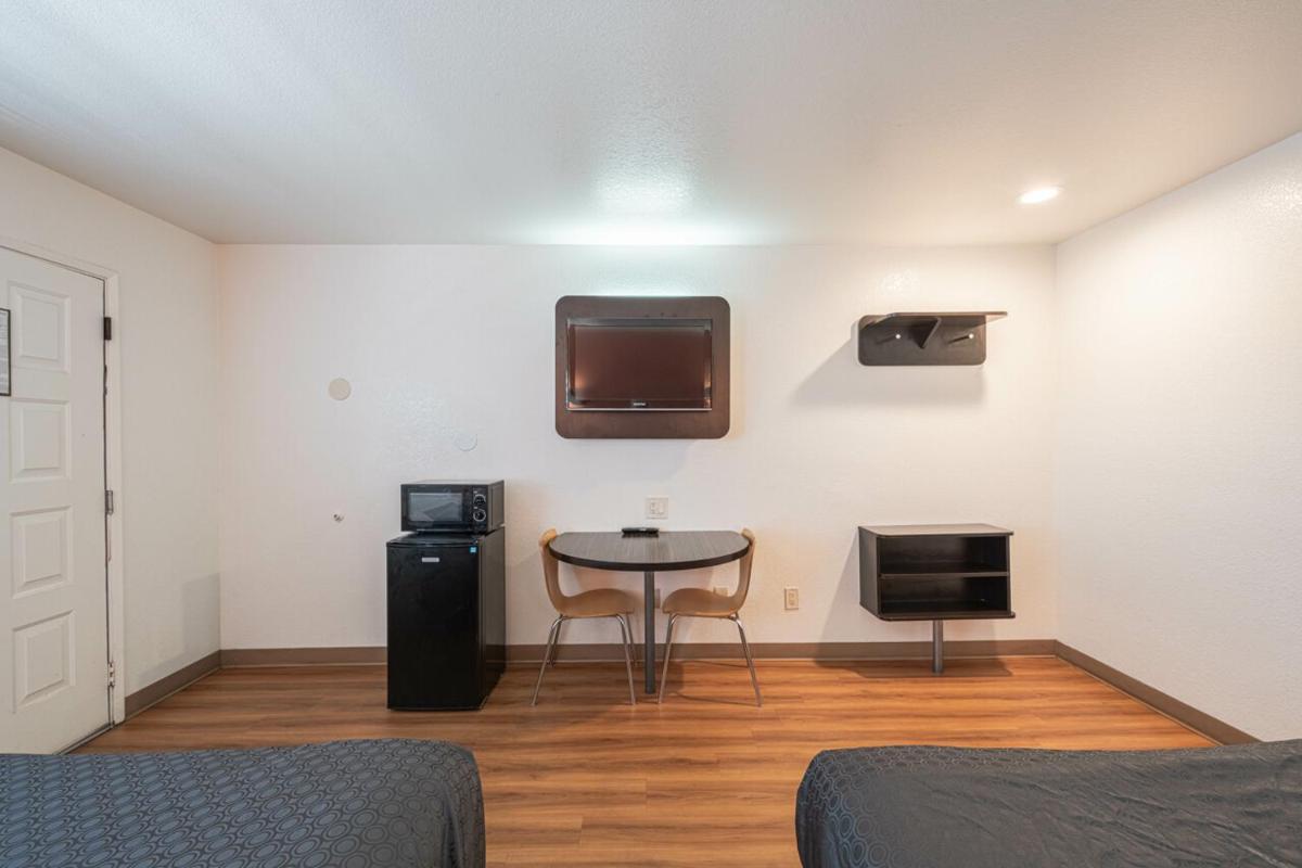 Coastal Valley Inn - Housity