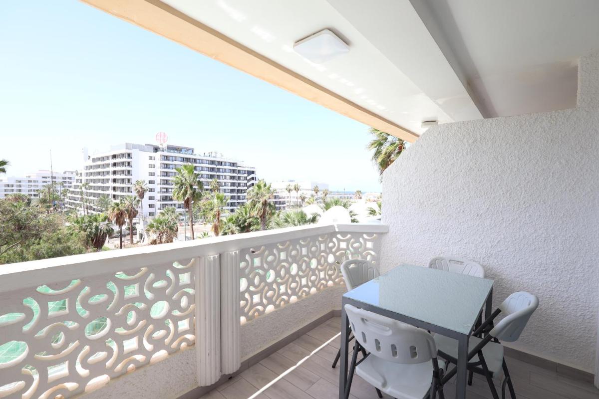 LAS AMERICAS HOLIDAYS - Housity