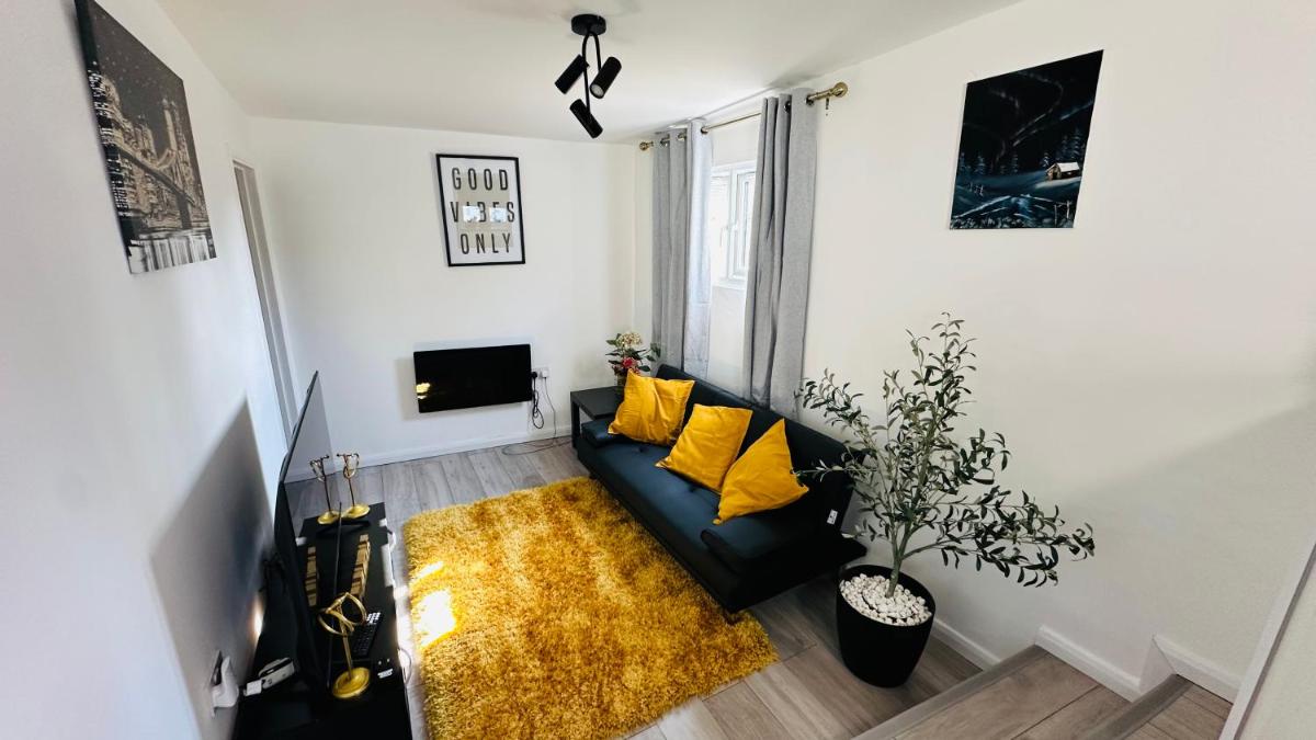 COSY AND COMFY DOUBLE ROOM - Housity