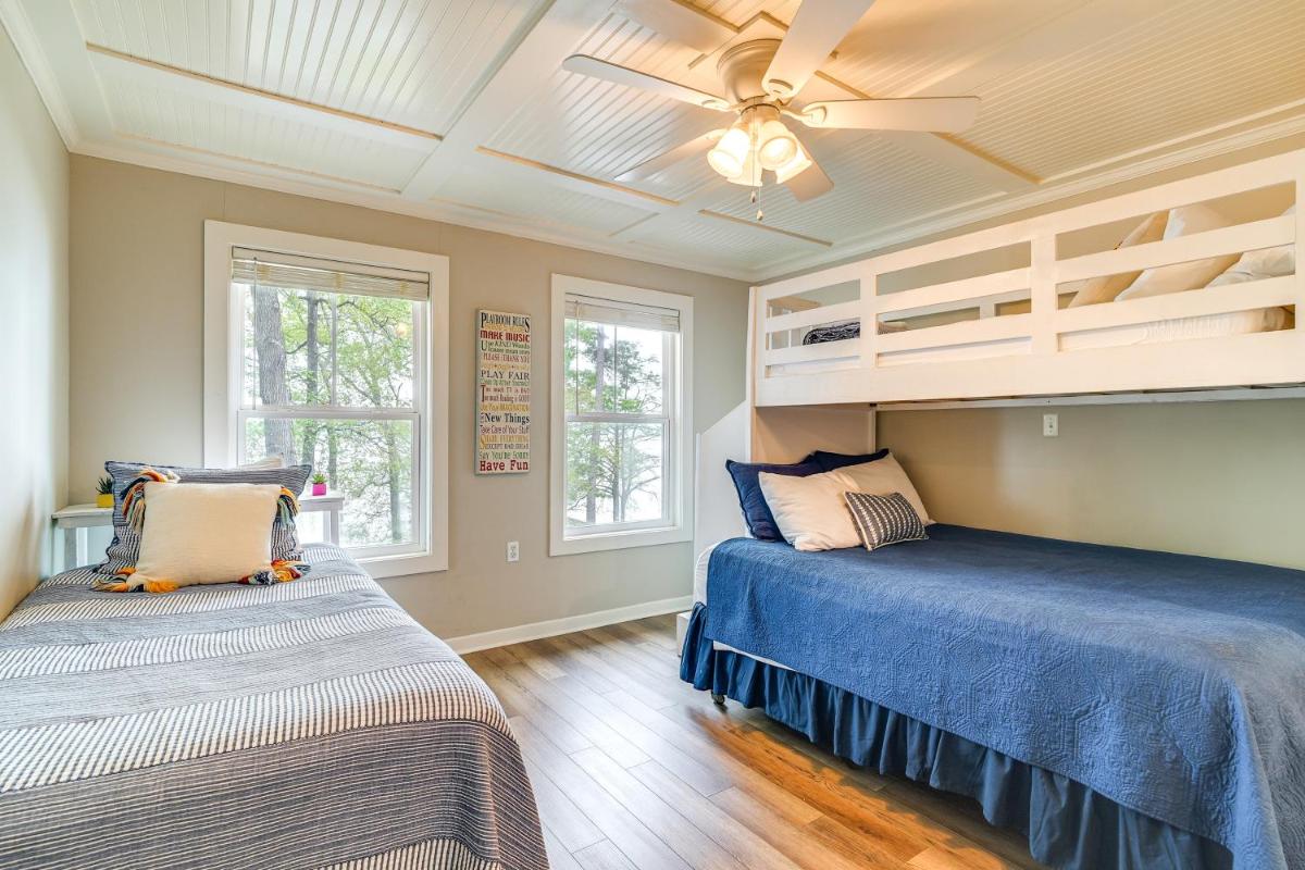 Waterfront House on Toledo Bend with Private Dock! - Housity