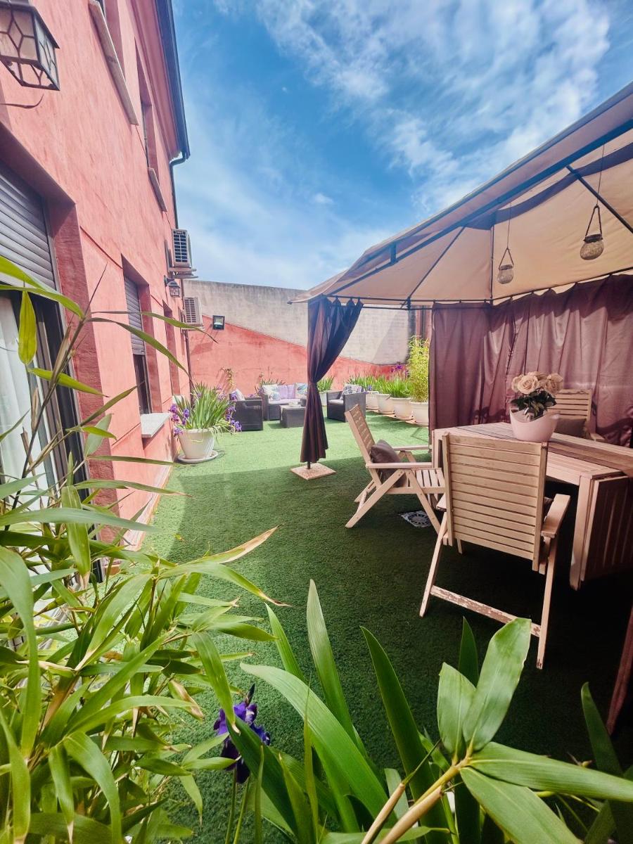 VIP ROOMS Toledo - PARKING GRATIS - 2 HABITACIONES - Housity