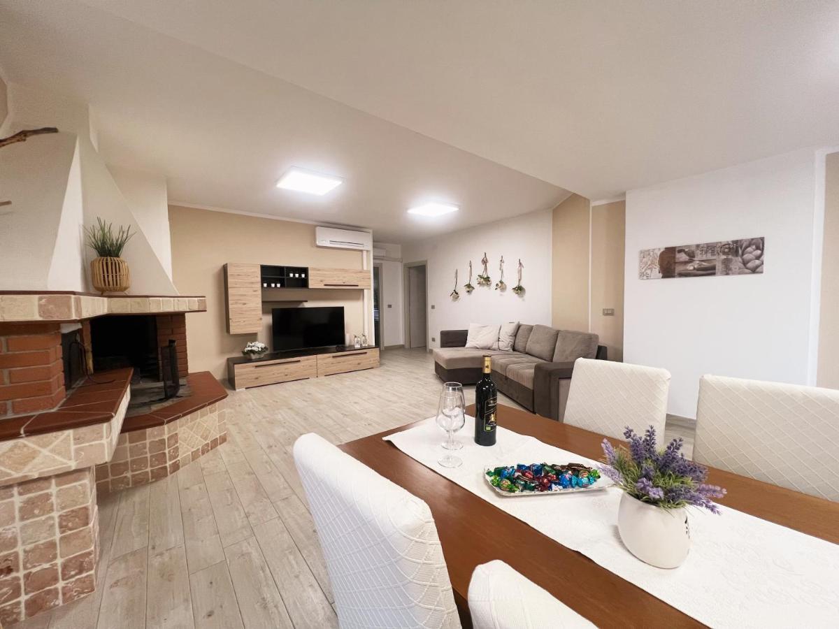 Grazia's Apartment - Housity