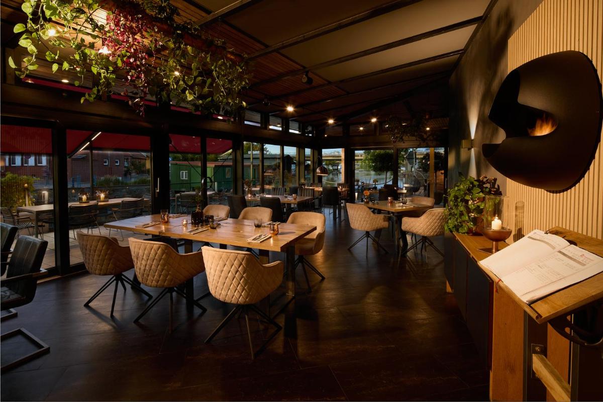 Hotel & Restaurant Fackelgarten Plau am See - Housity