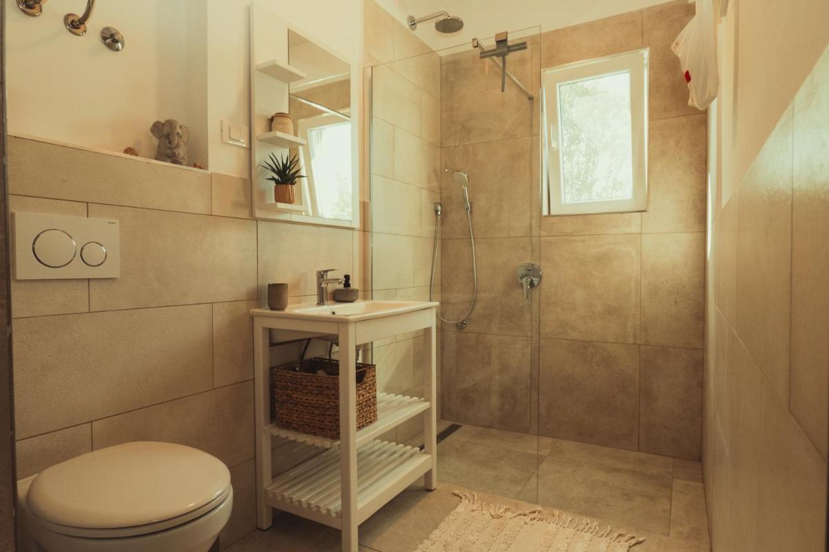 Yoga, Bed & Vegan Breakfast - Hizvo