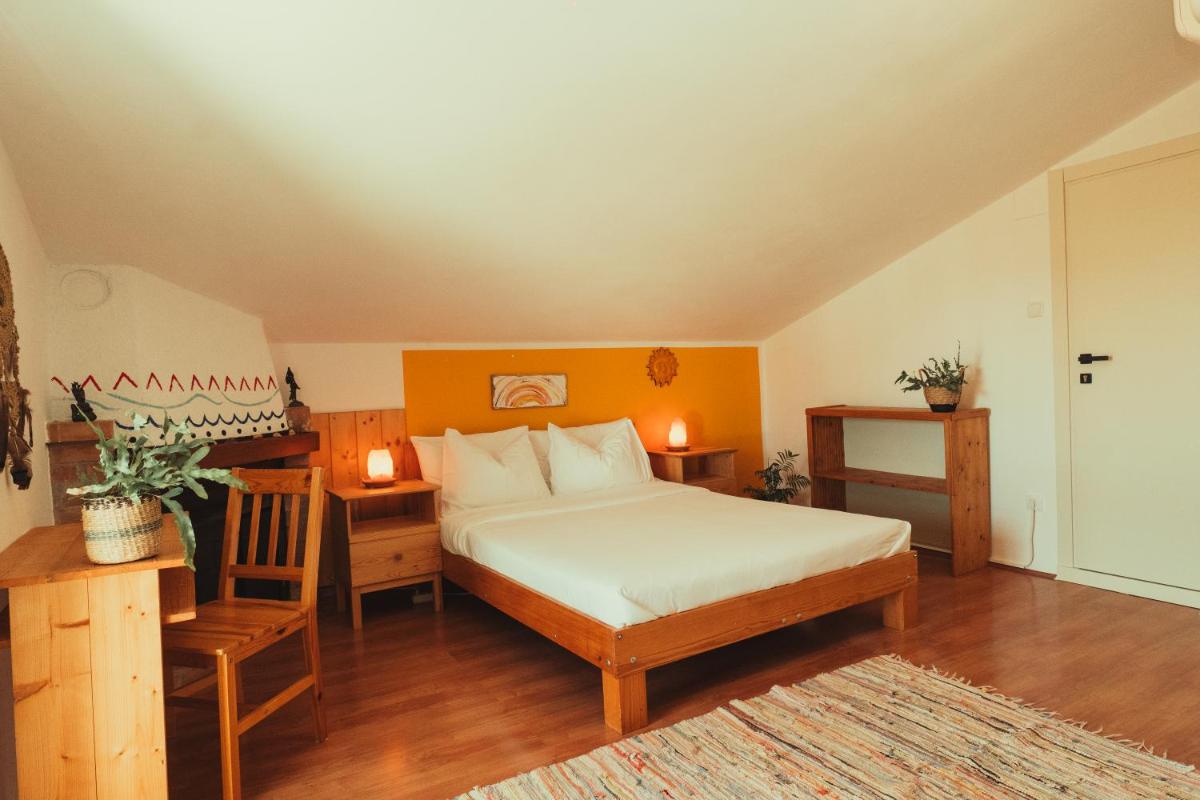 Yoga, Bed & Vegan Breakfast - Hizvo