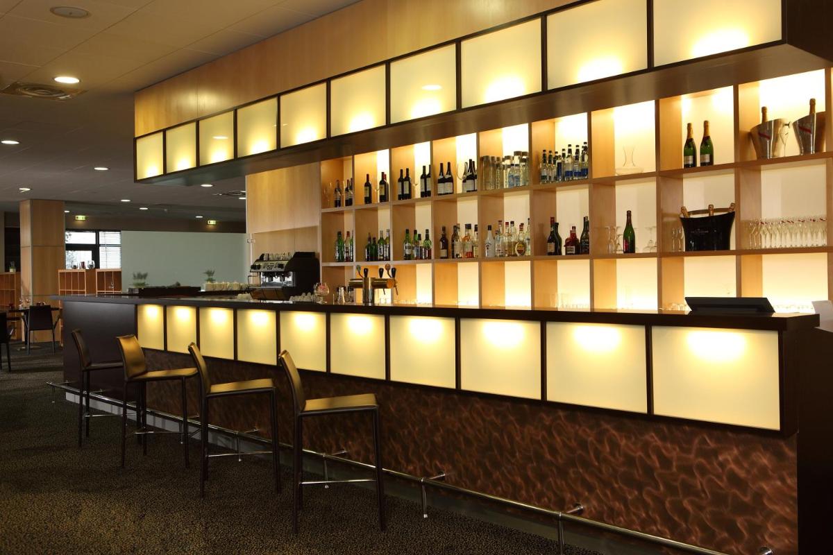 Salon ou bar de l'établissement Residhome Suites Paris Sénart