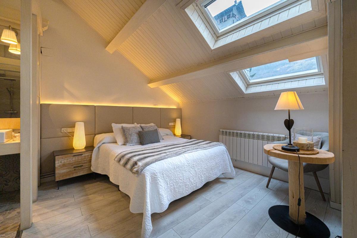 Hotel El Ciervo - Housity