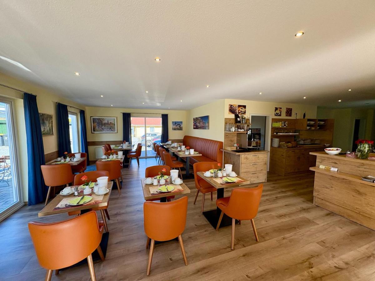 Ellen Hotel - Housity