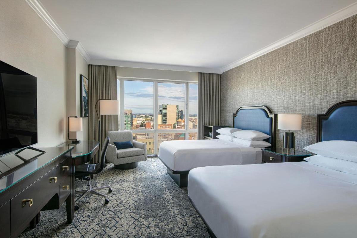 Sheraton LaGuardia East Hotel - Housity