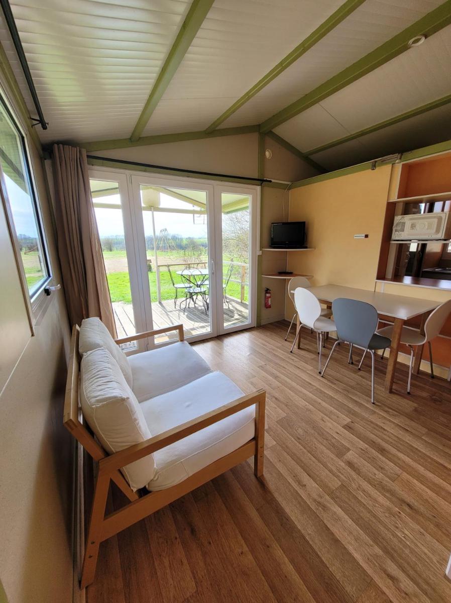 Camping les Hirondelles - Housity