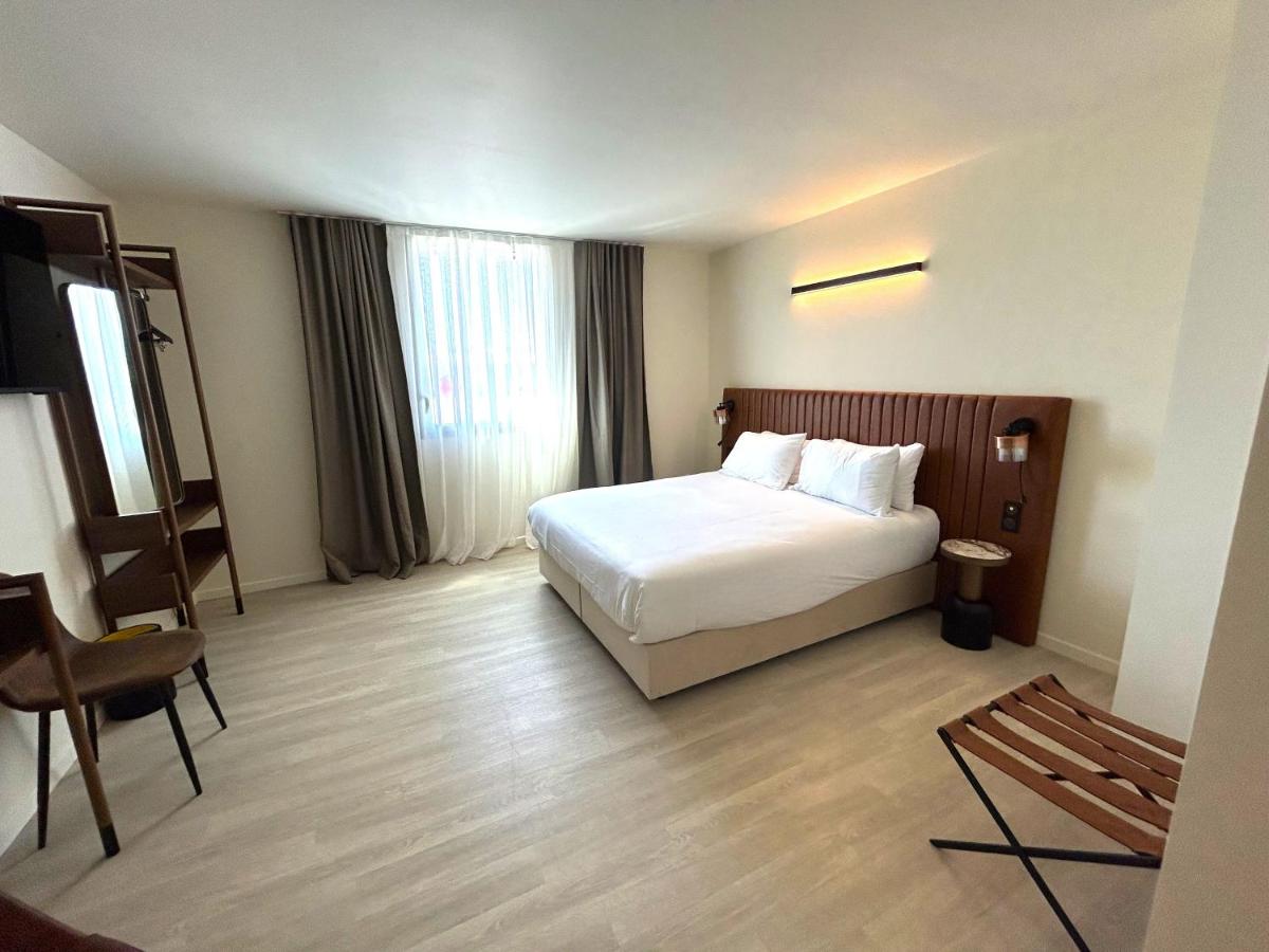 Adonis le Castellet - Housity