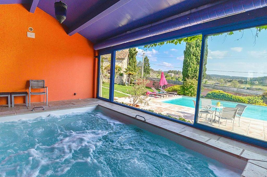 Chambres d'Hôtes et Gîtes Le Mas Bleu & Spa Resort - Housity