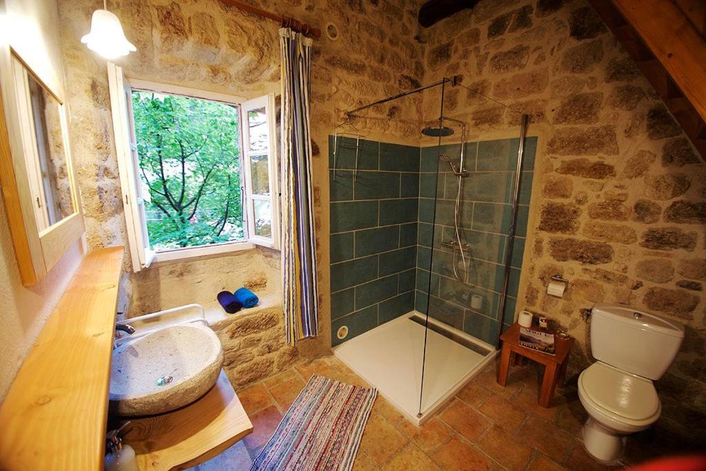 Chambres d'Hôtes et Gîtes Le Mas Bleu & Spa Resort - Housity