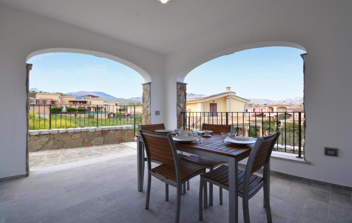 2 Bedroom Beautiful Apartment In Olia Speciosa - Housity