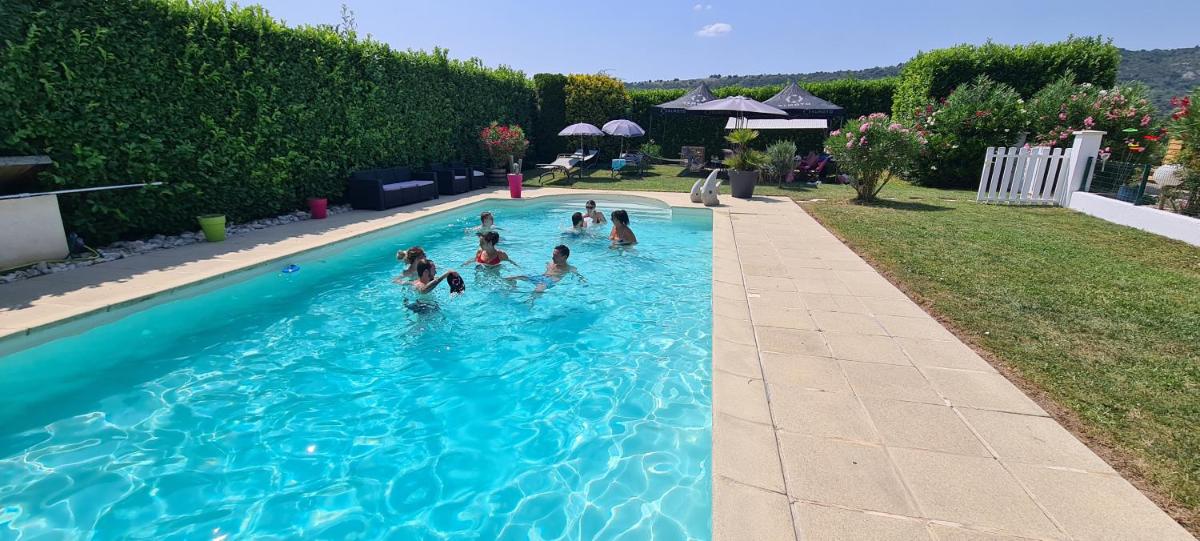 Au calme, confortable avec terrasse - Housity