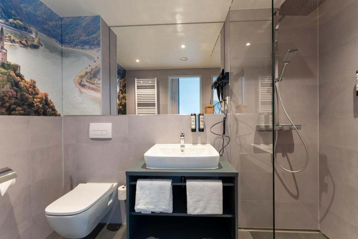 Frames Hotel GmbH - Housity