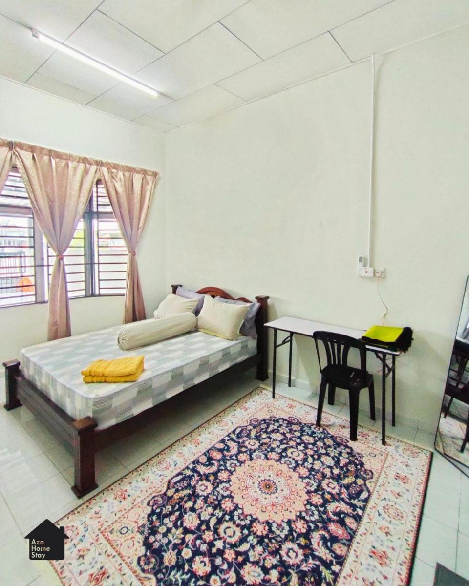 Azo Homestay Parit Raja - Housity