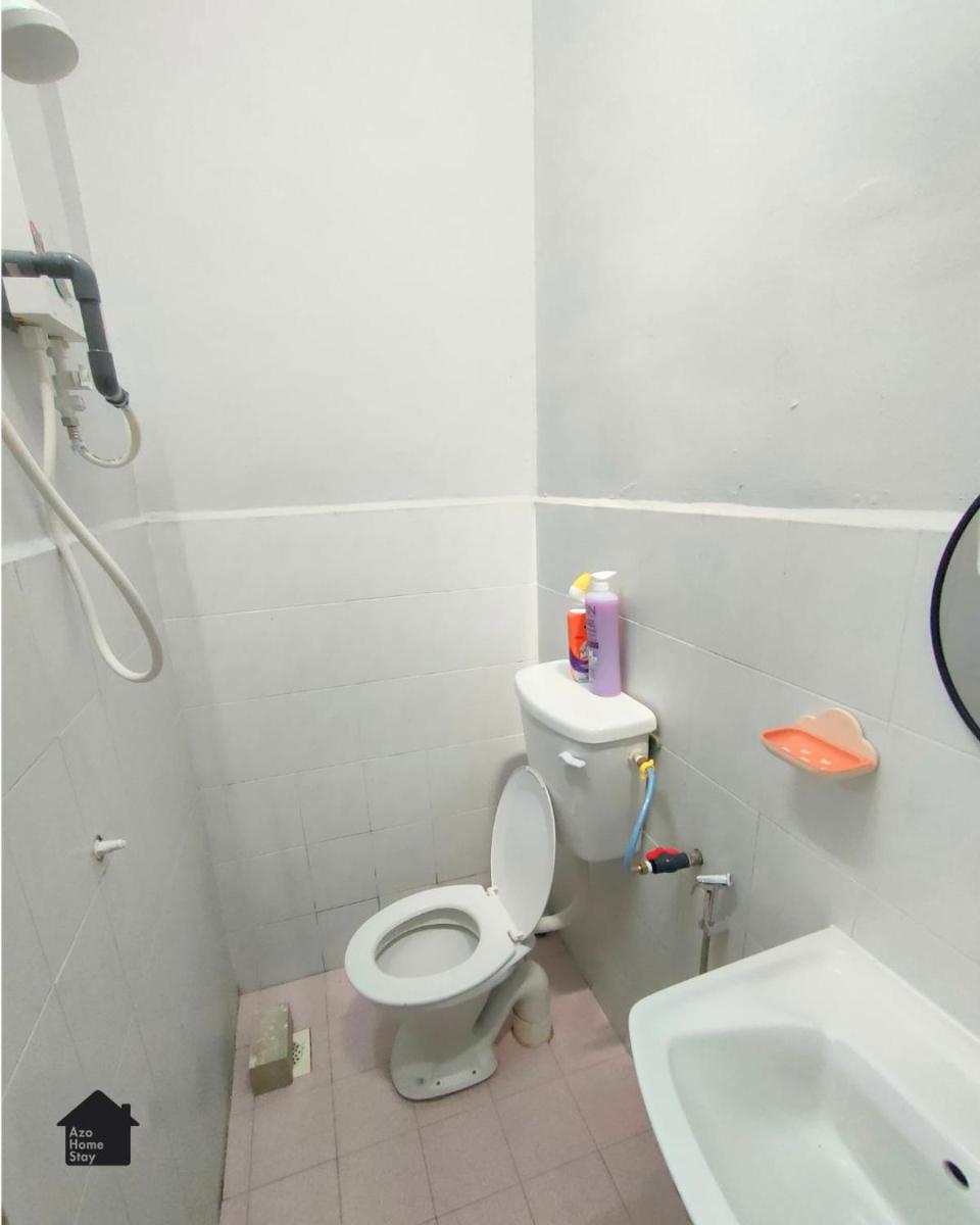 Azo Homestay Parit Raja - Housity