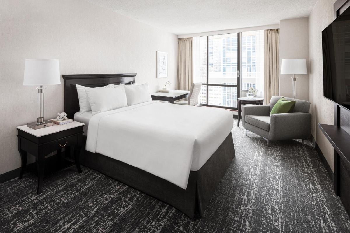 Chelsea Hotel Toronto - Housity