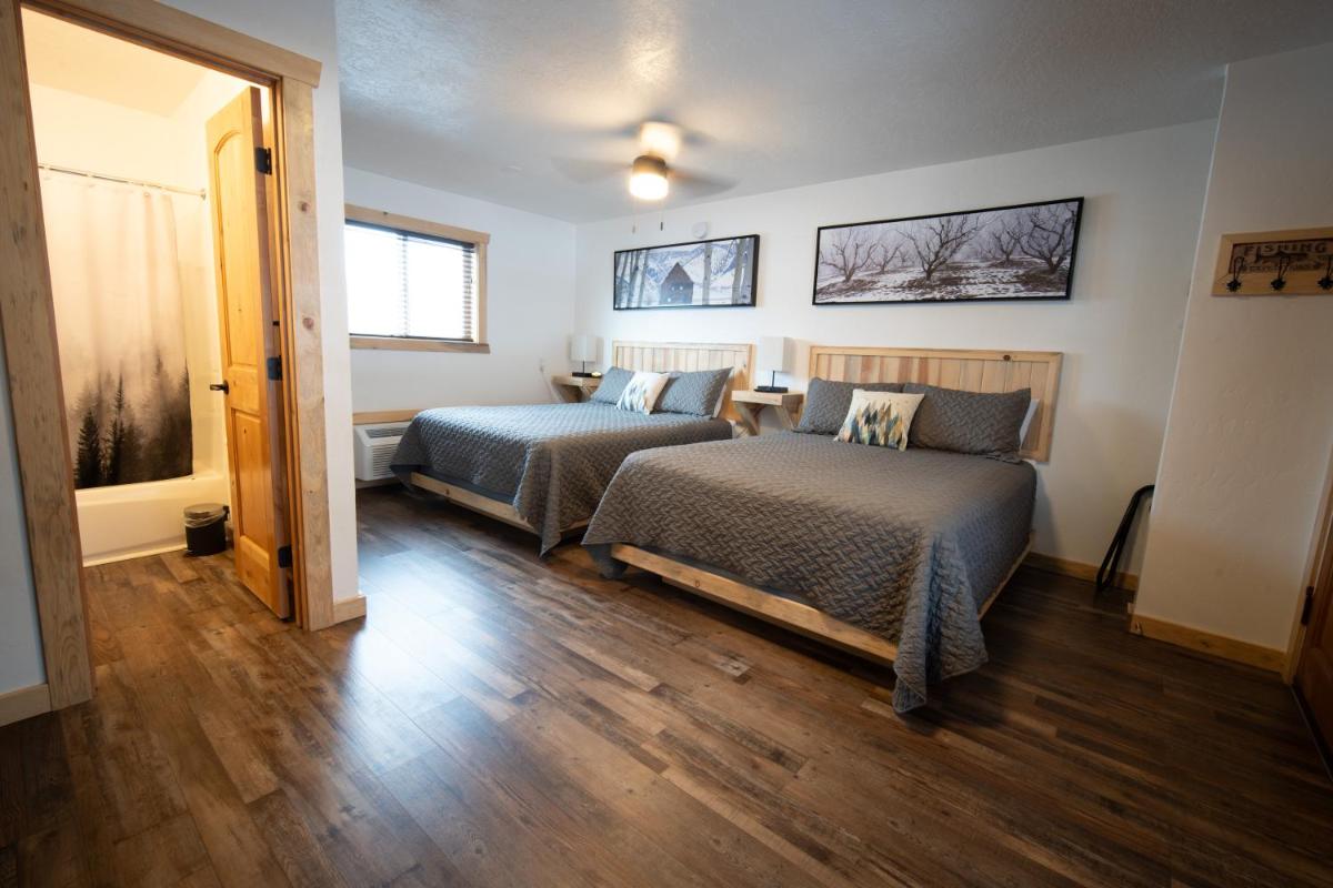 Alpine Lodge Hotel - Housity