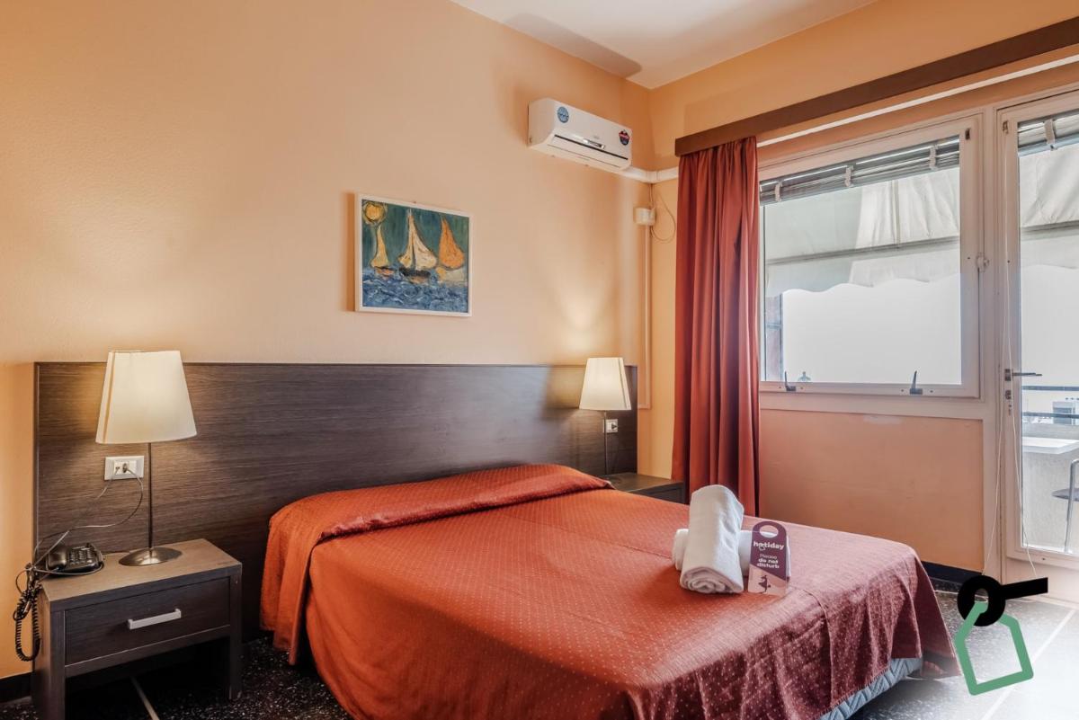 HOTIDAY Room Collection - Varazze - Housity