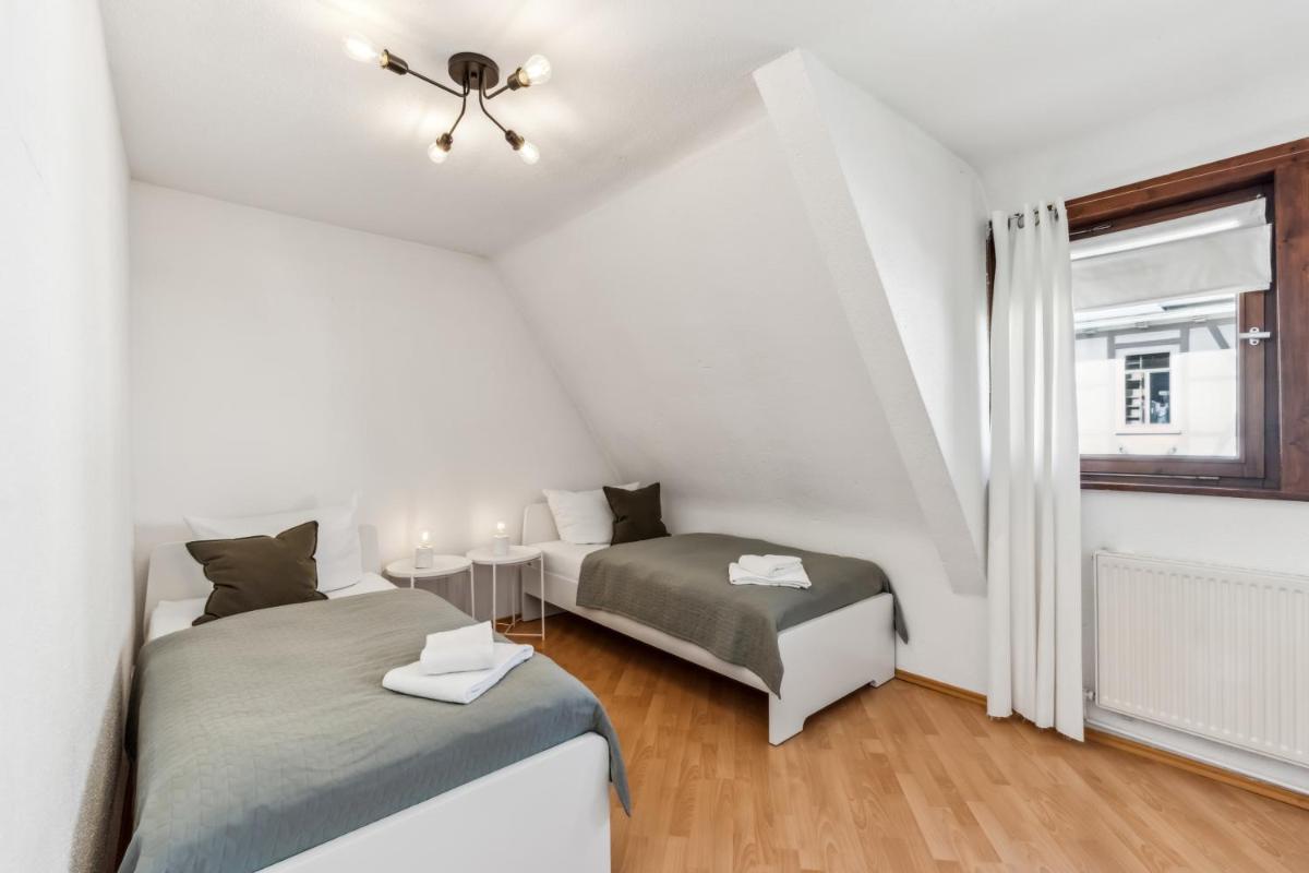 APARTMENT in Gifhorn - For 4 People - 50m2, 1x Bedroom, 4x Single Bed, Free Coffee, WiFi & Parking - 24h CHECK IN #GF01 - Housity
