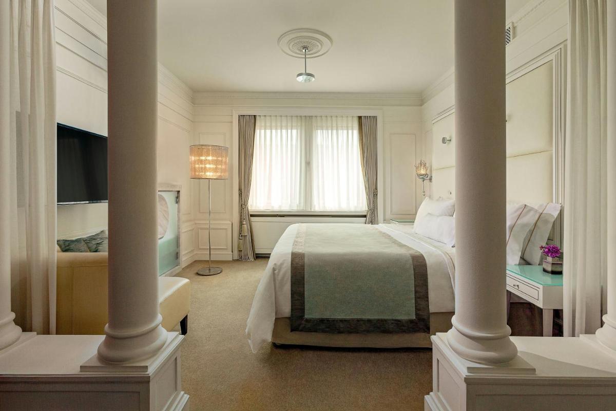 Ein Bett oder Betten in einem Zimmer der Unterkunft The Westin Grand Berlin