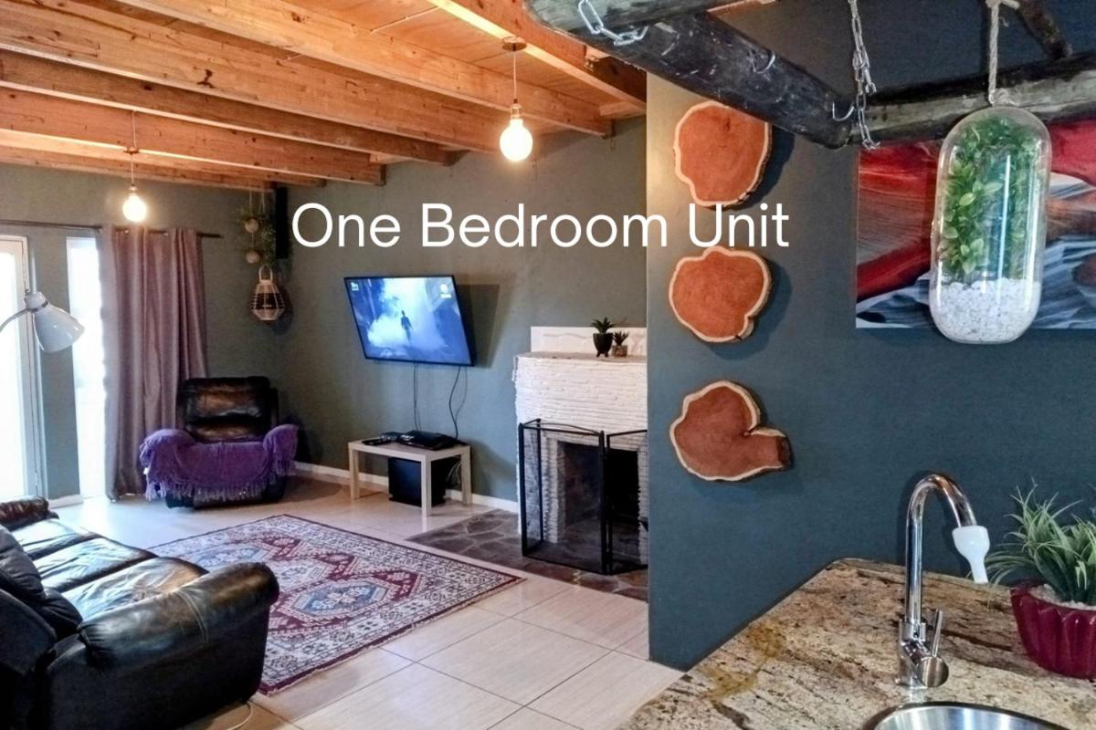 Bateleur Self Catering cc - Hizvo
