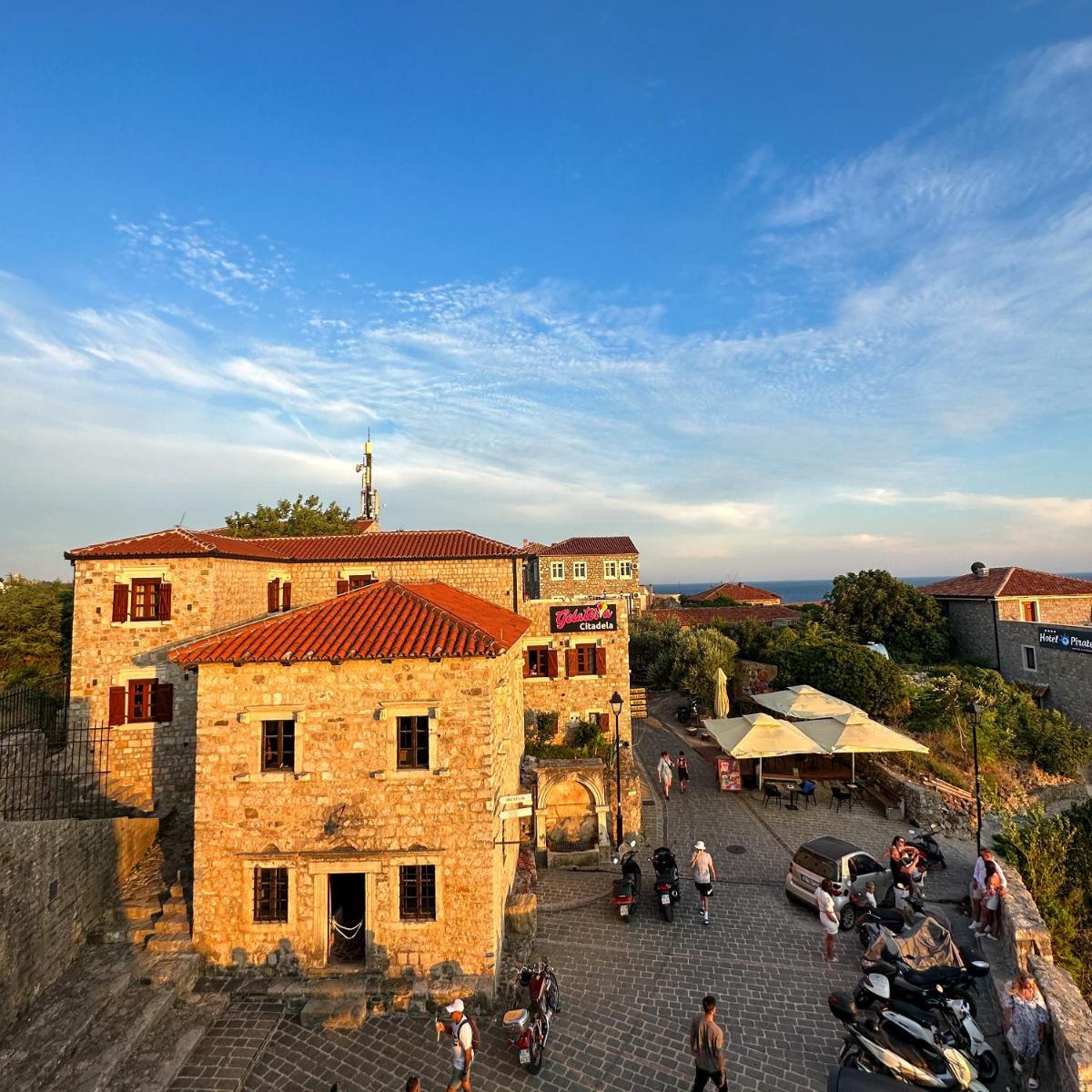 Citadela Old Town - Gelateria - Housity