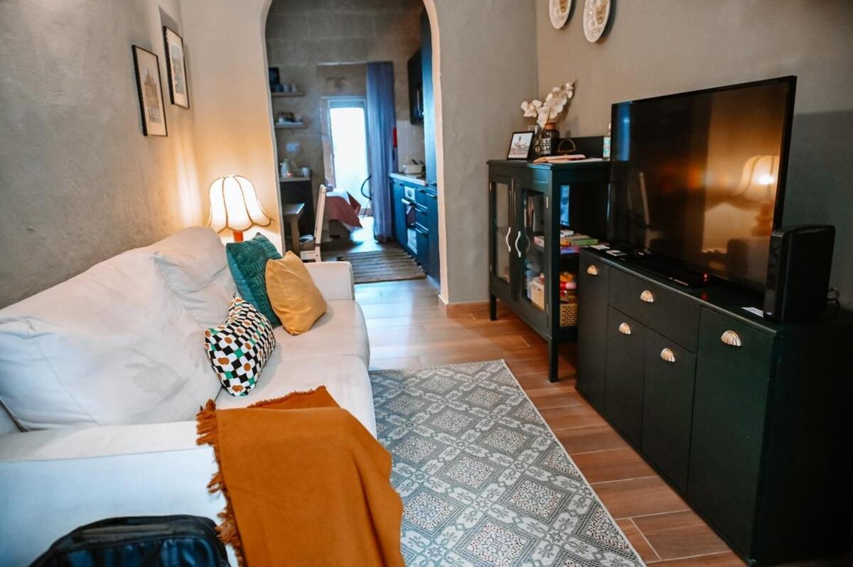 Cosy Apartment in Senglea - Housity