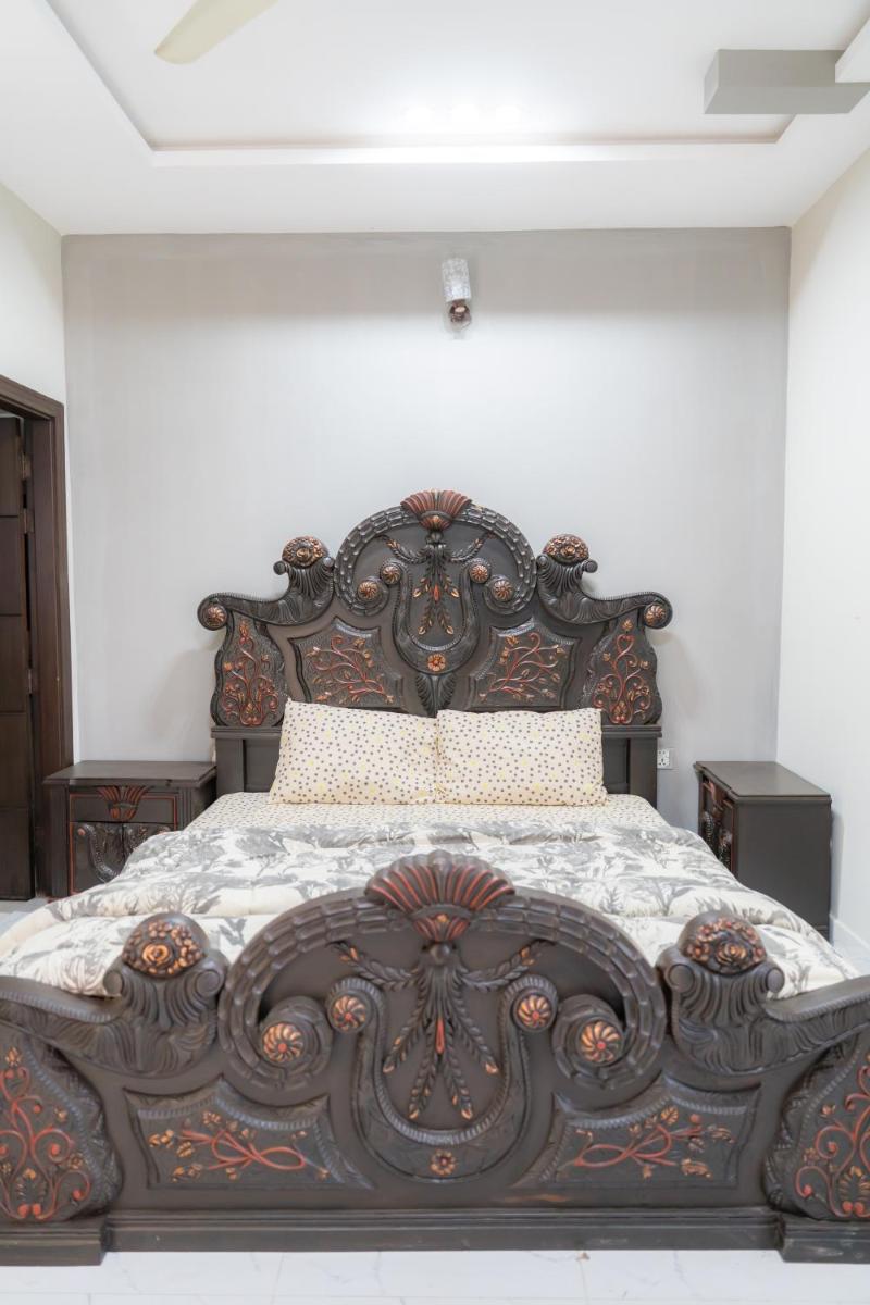 Modern Family-Friendly Home in CITI Housing Jhelum - Housity