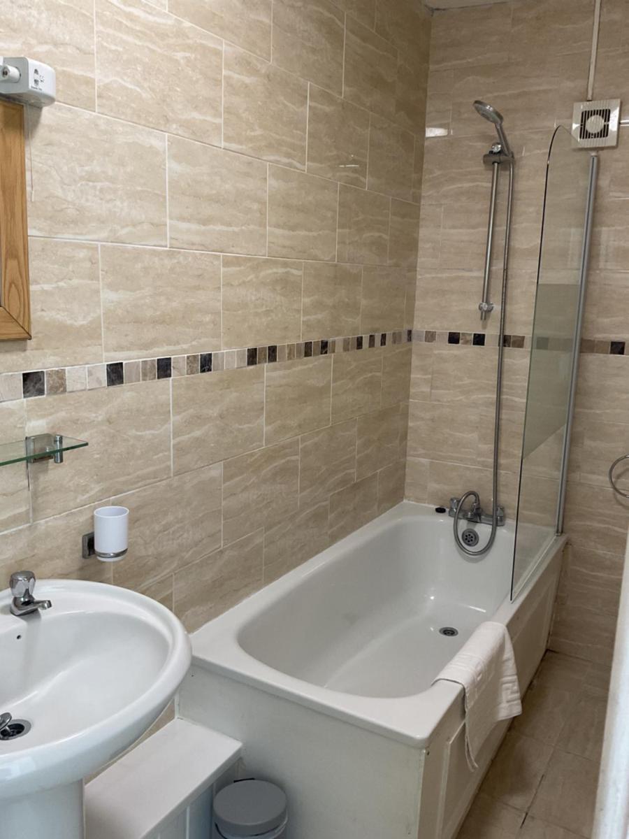 The Brentwood Hotel Porthcawl - Housity