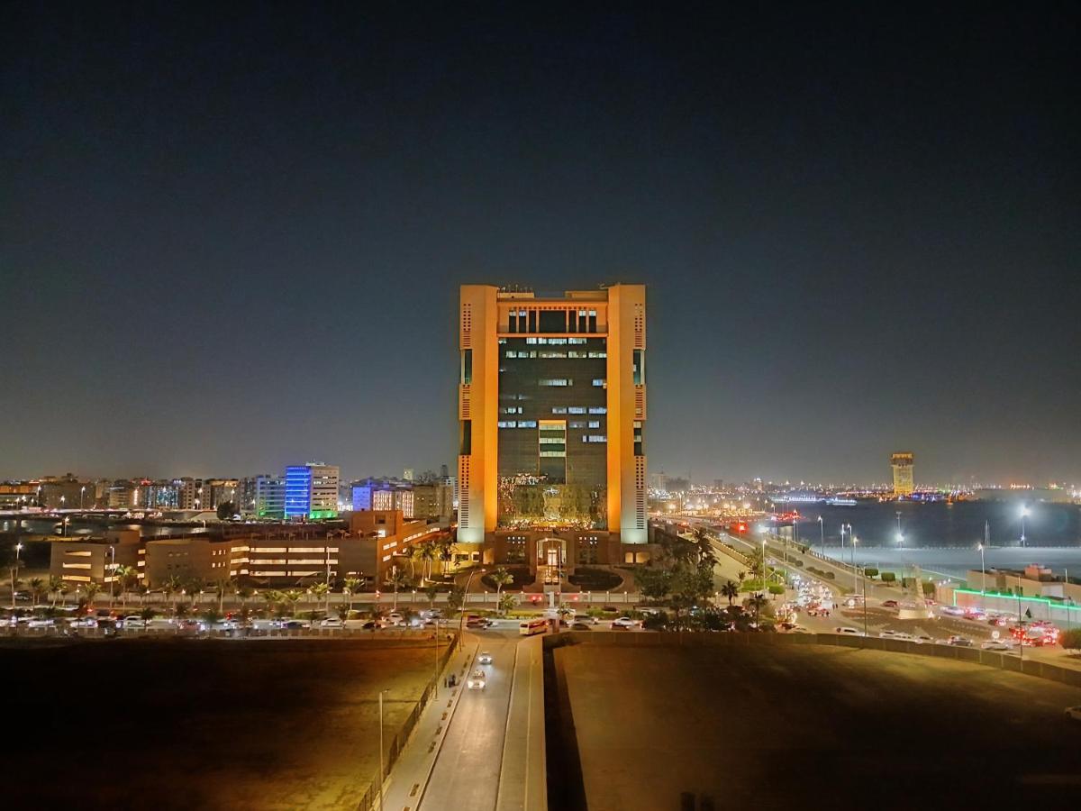 Crown Town Hotel - Housity