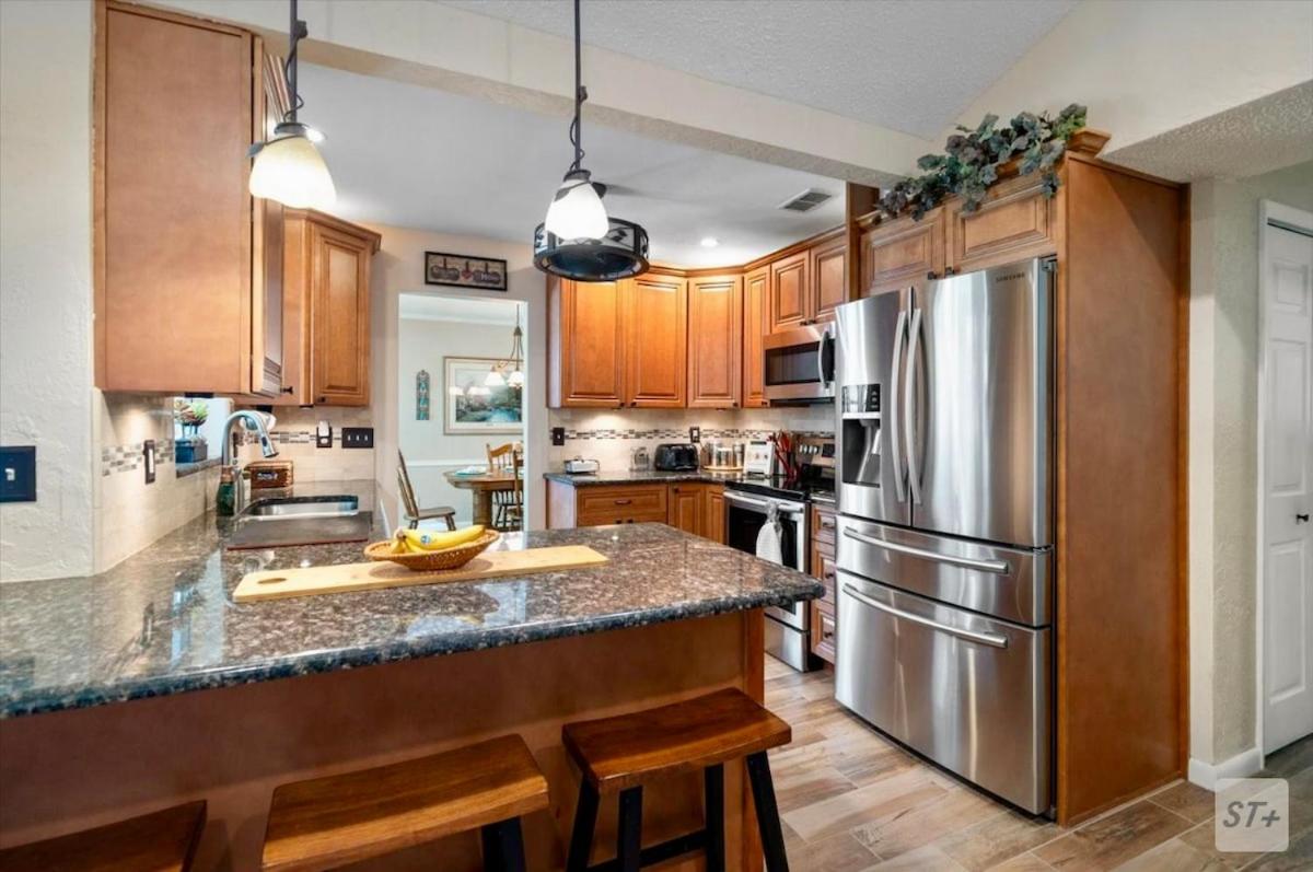 Coastal Retreat 4 Rooms Close To Clearwater & IRB - Housity
