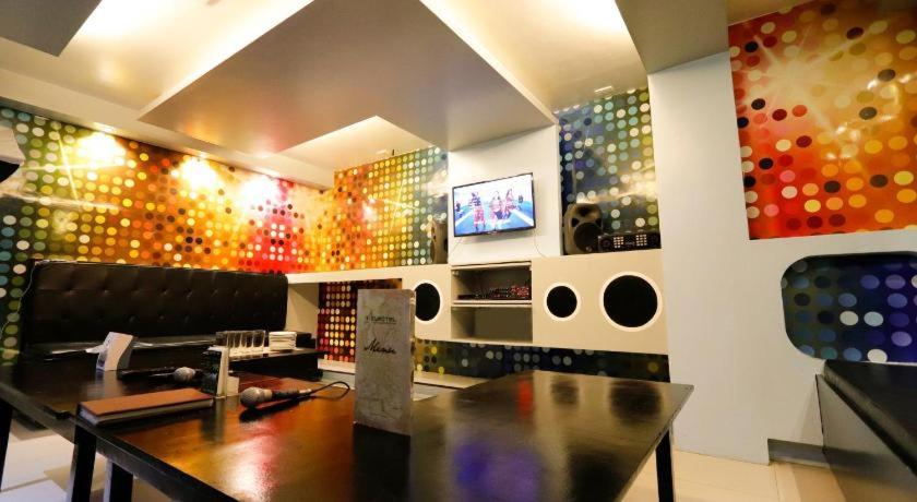 Eurotel Las Pinas Hotel - Housity