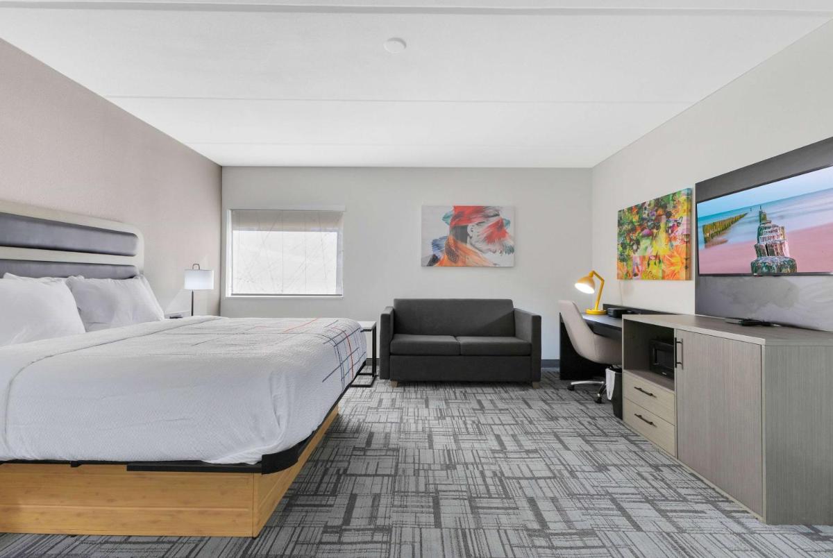 La Quinta Inn & Suites by Wyndham Jacksonville Mandarin - Housity