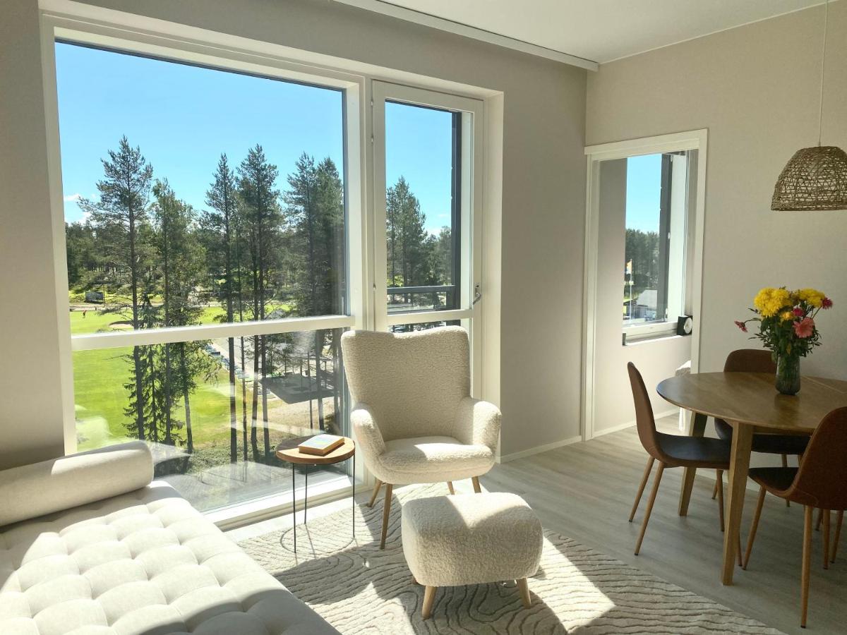 Deluxe Apartment - Seaside Paradise - Housity