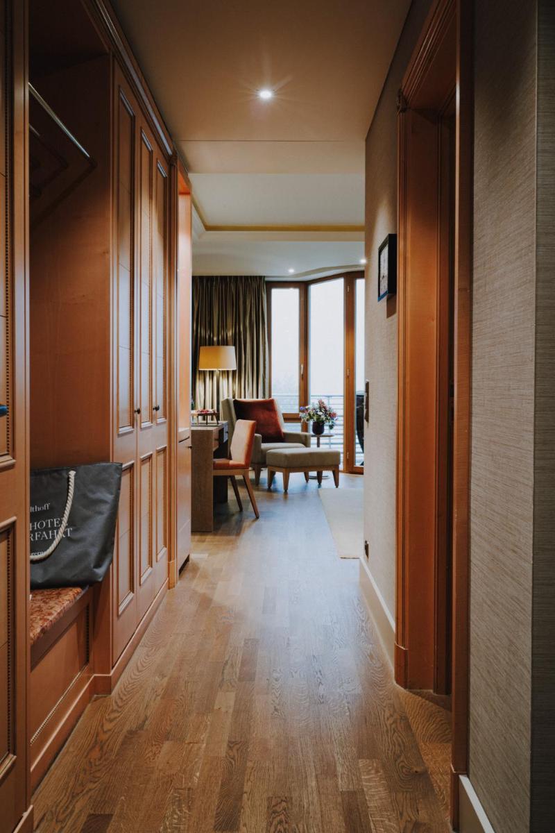 Ein Sitzbereich in der Unterkunft Althoff Seehotel Überfahrt