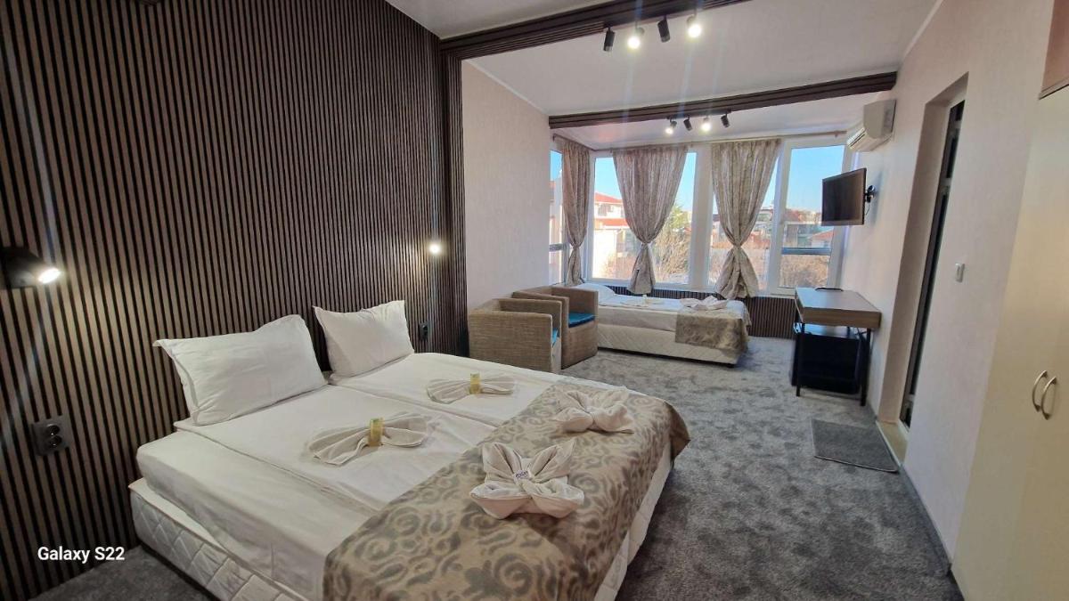 Family Hotel Kedara - Housity