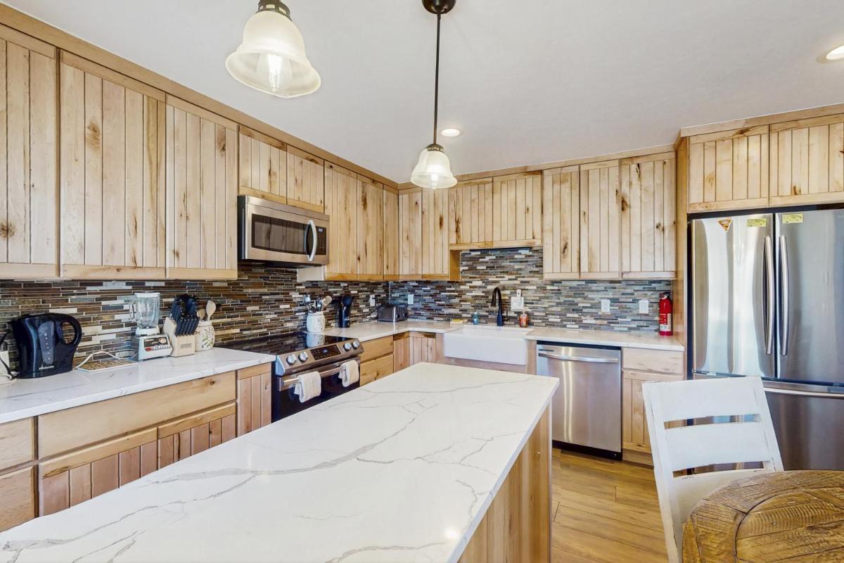 Modern Fraser Mountain Home - Housity
