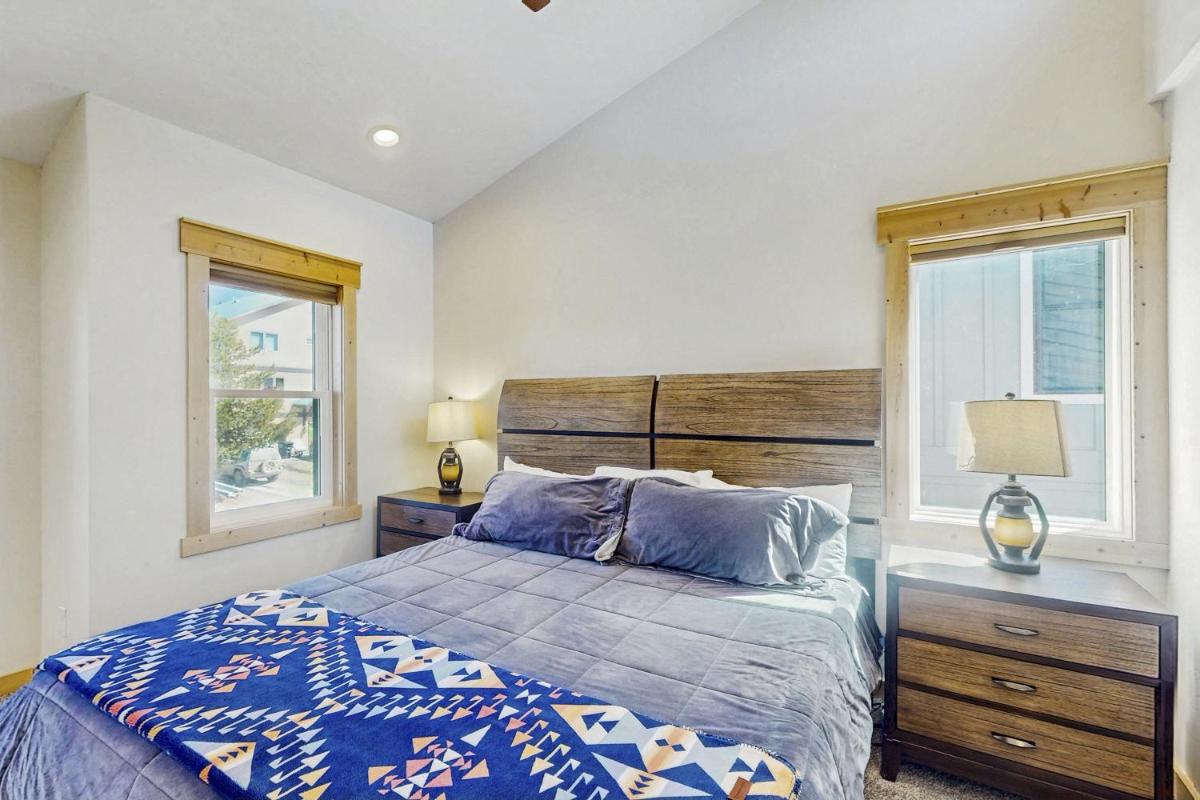 Modern Fraser Mountain Home - Housity