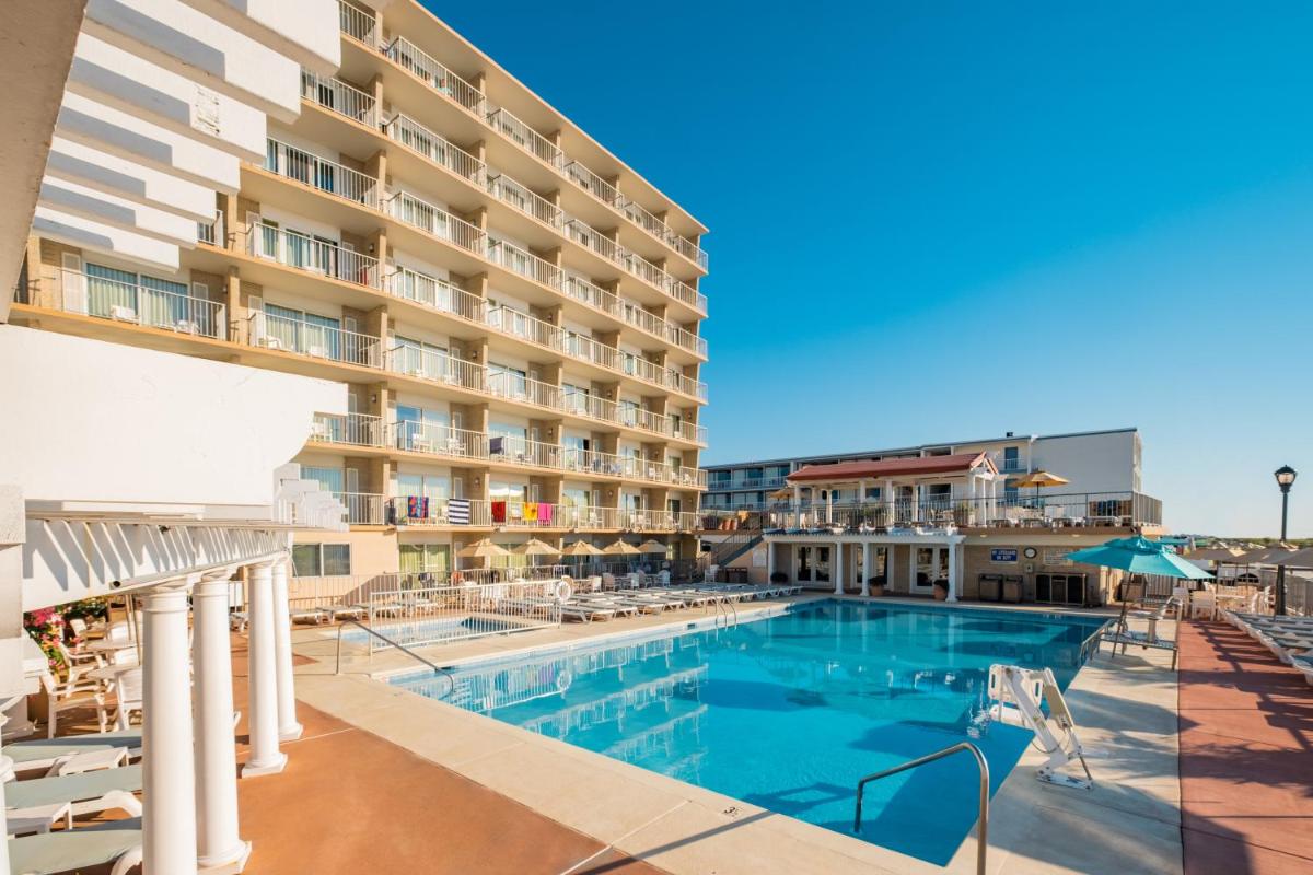 Reges Oceanfront Resort - Housity