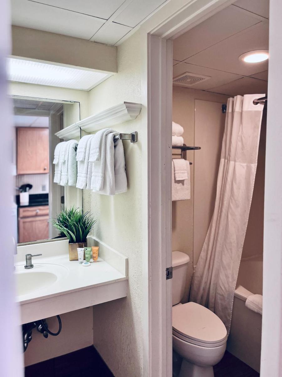 Stunning Oceanfront Suite w Jetted tub! B 733 - Hizvo