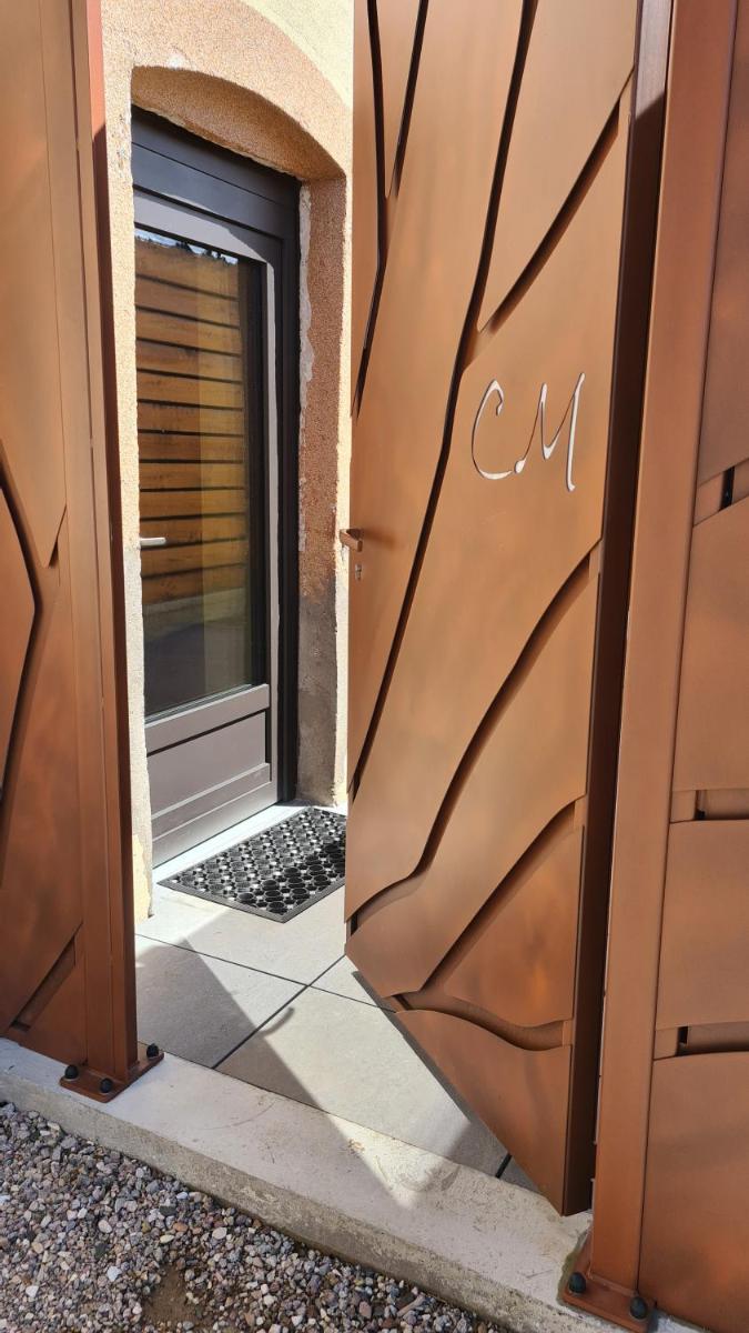 Photo de la galerie de l'établissement Domaine du Haut Jardin Hôtel & Chalets Spa Privé, à Rehaupal