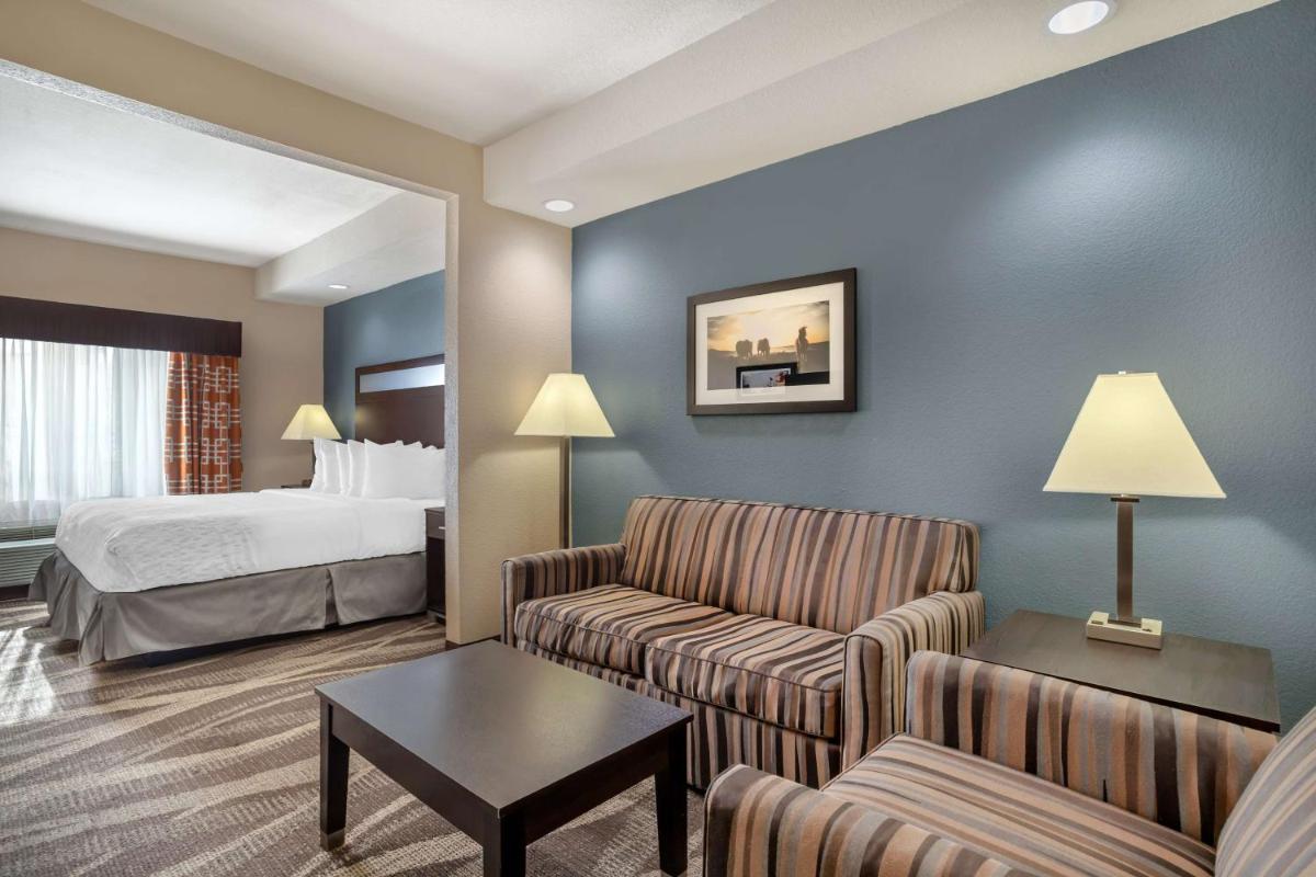 Best Western Plus Lake Jackson Inn & Suites - Housity