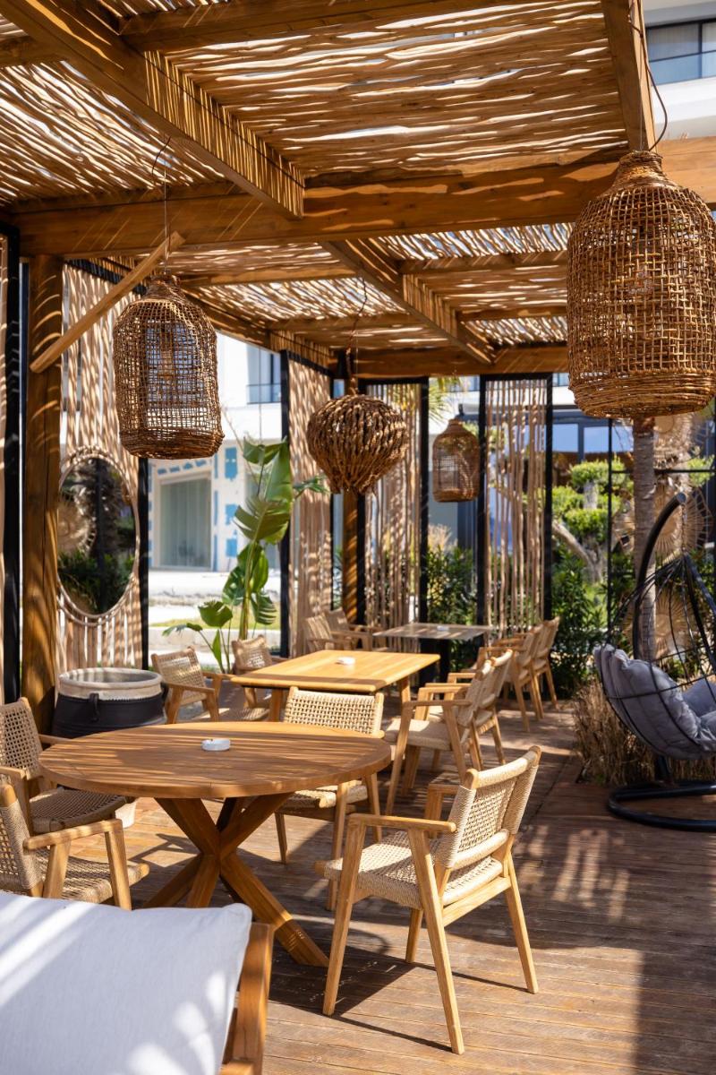 Sea & Sand Hotel - Hizvo
