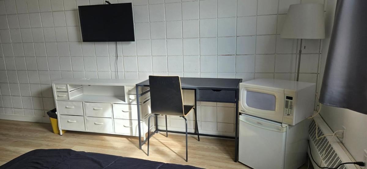 New Frontier Hotel - Housity