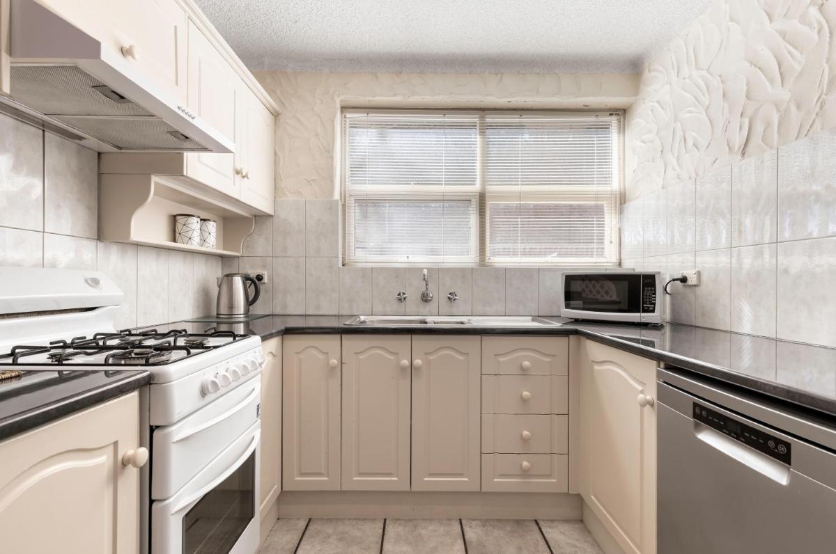 Bayswaterfront Apartments - Hizvo