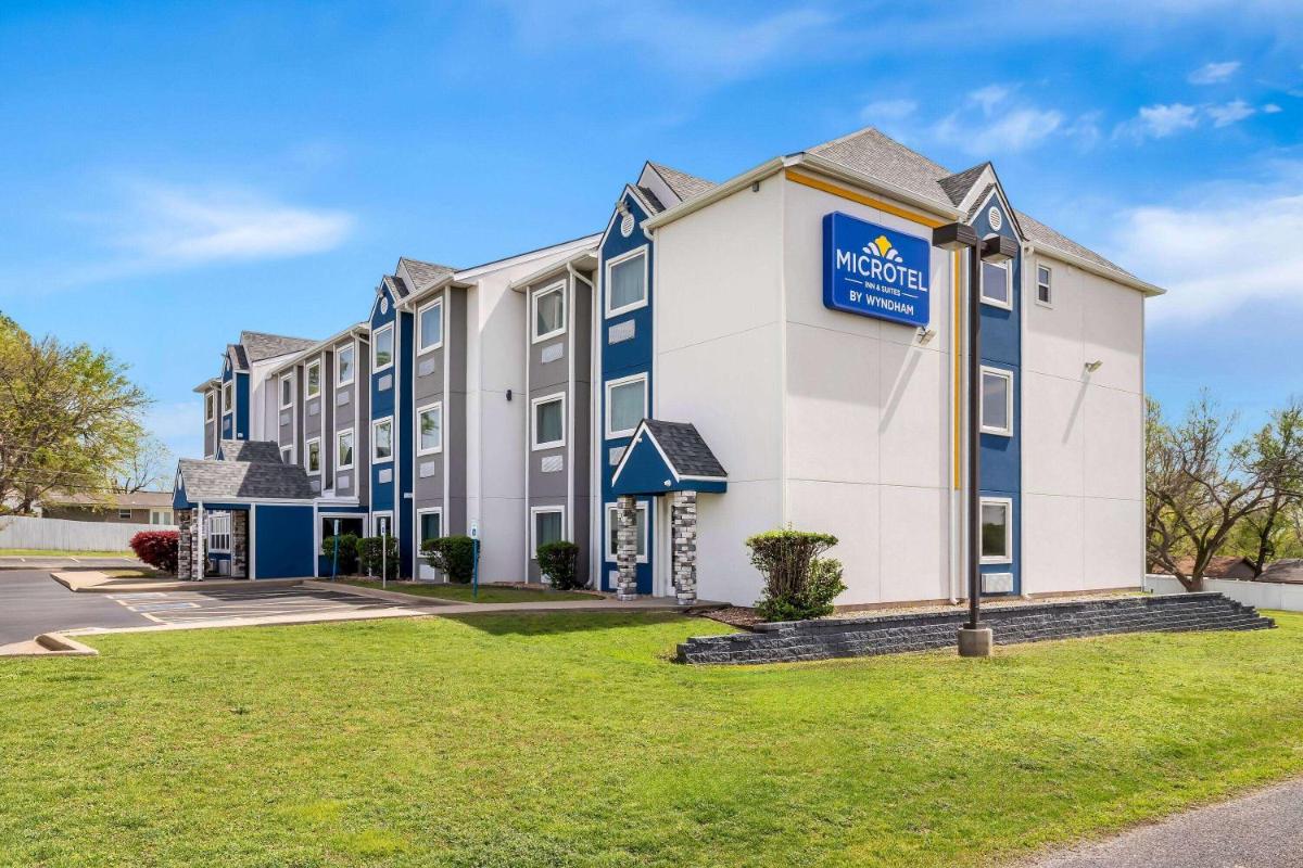 Microtel Inn & Suites by Wyndham Tulsa - Catoosa Route 66 - Housity