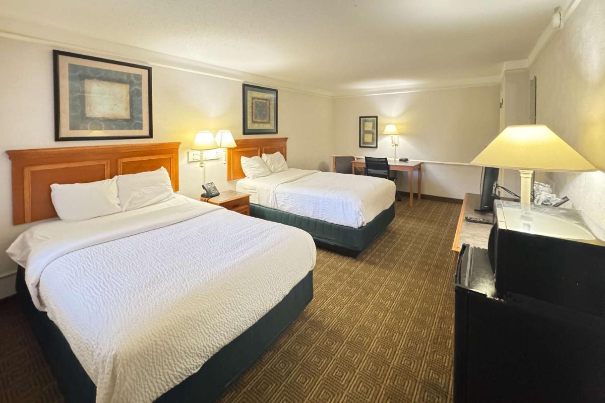 Rodeway Inn - Housity